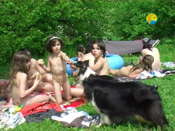 Naturism outdoors - Small Trampoline [Bodyart Collection]